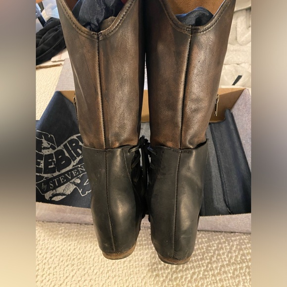 Excellent condition! FREEBIRD Castle - Picture 3 of 11